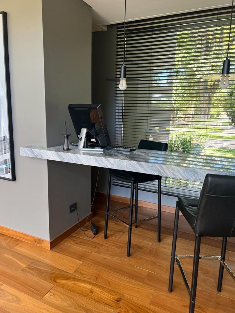 Casa en Venta en Highland Park, Pilar 4