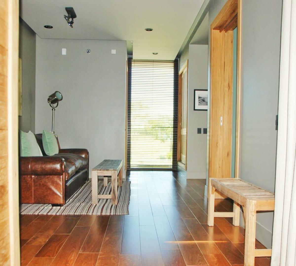 Casa con Amarra y Pileta Climatizada en Venta Albanueva 5