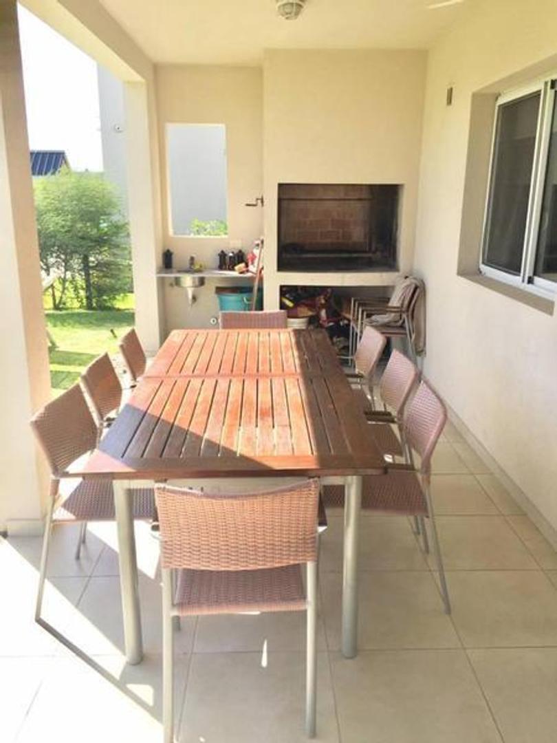 Foto de Casa Moderna en venta en Los Lagos, imagen 3