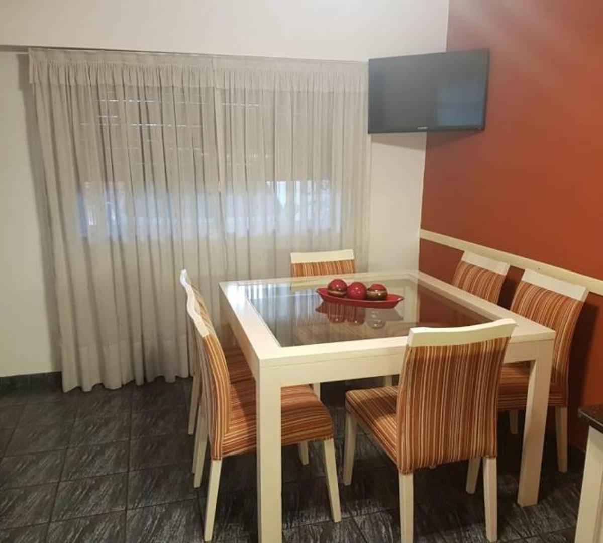 Duplex impecable en venta en Villa Ballester.