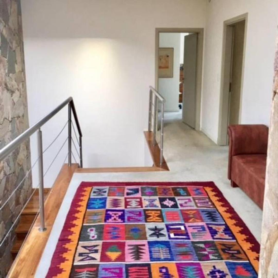 Casa Moderna en Lote a La Laguna en Venta en Sta Clara 4