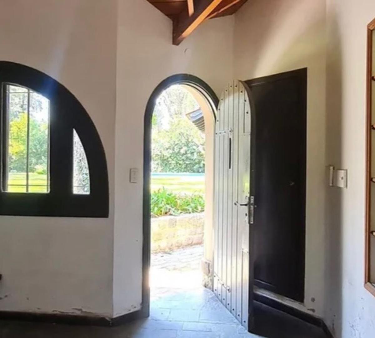 Venta Casa con 5500 m, del Viso 4