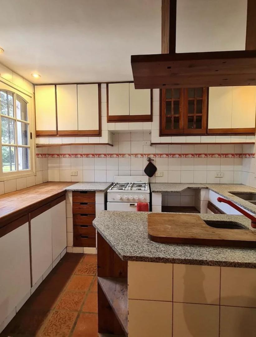 Venta Casa con 5500 m, del Viso 3