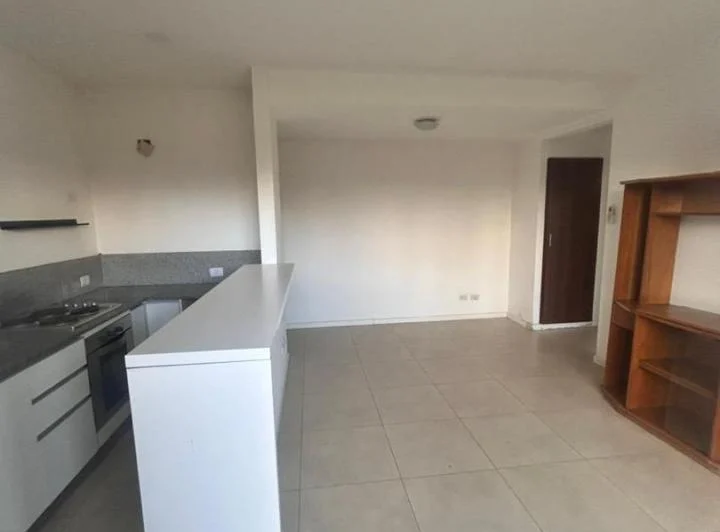 Departamento 2 amb con jardín en alquiler en Senderos 5