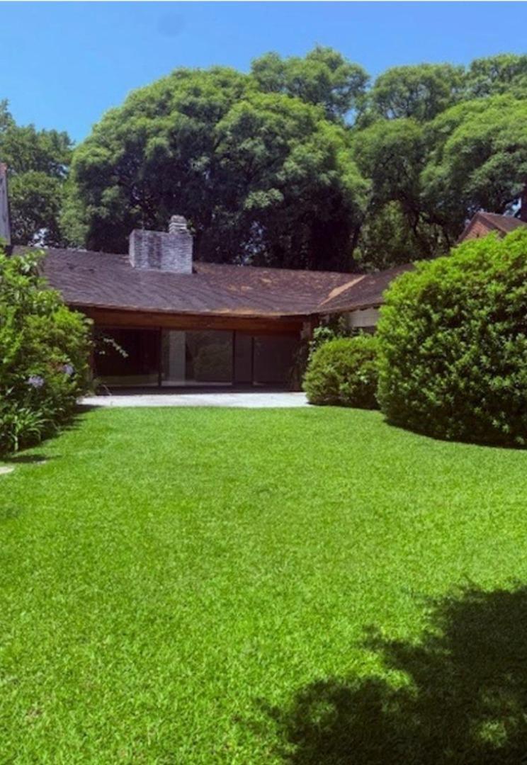 Casa de una planta en venta en Martinez al rio