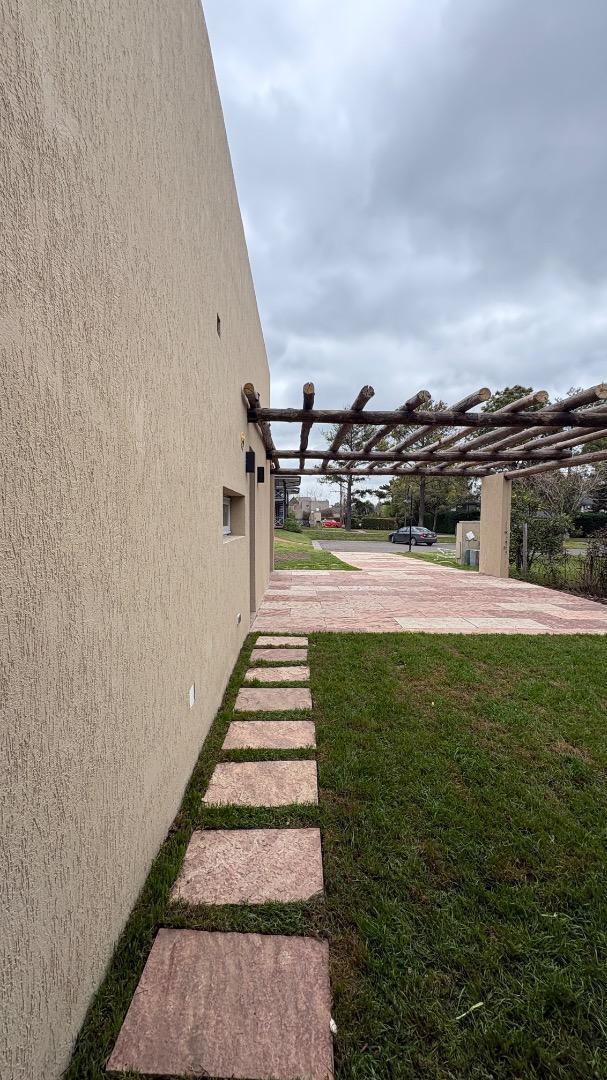 Foto de Casa en Venta Barrio Cerrado, imagen 1