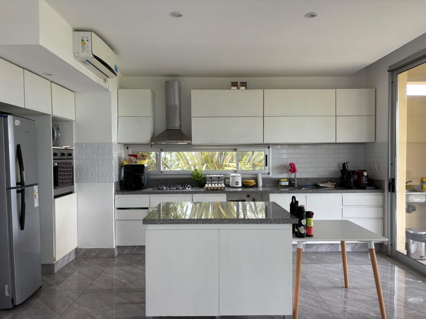 Foto de Casa moderna con linda vista al campo en alquiler en Alisos, imagen 4