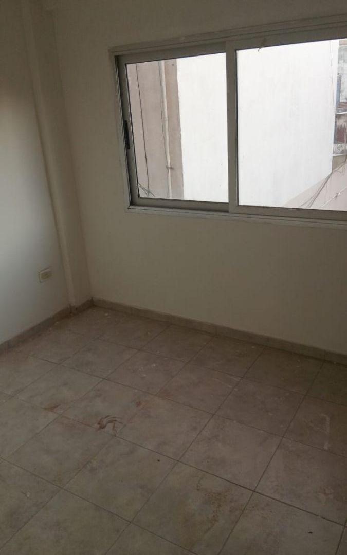 Foto de DEPARTAMENTO EN VENTA 2 AMB MORON SUR, imagen 5