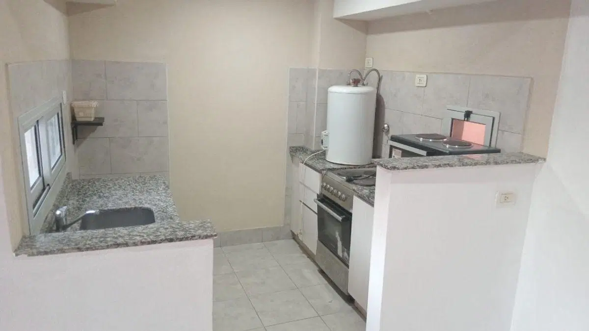 DEPARTAMENTO EN VENTA 2 AMB MORON SUR 4