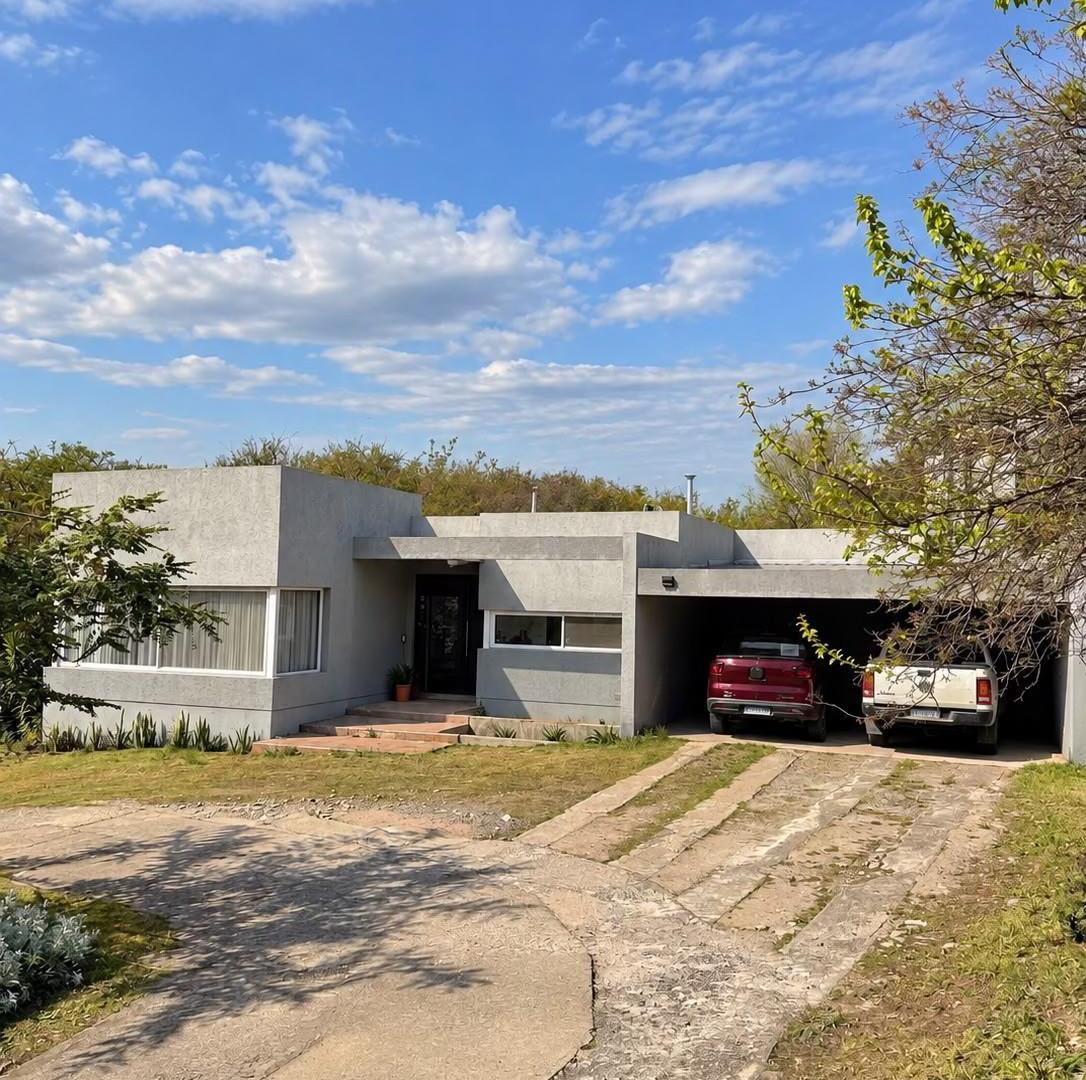 Foto de Propiedad en venta en barrio cerrado 4 hojas,Mendiolaza - Impecable con, imagen 1