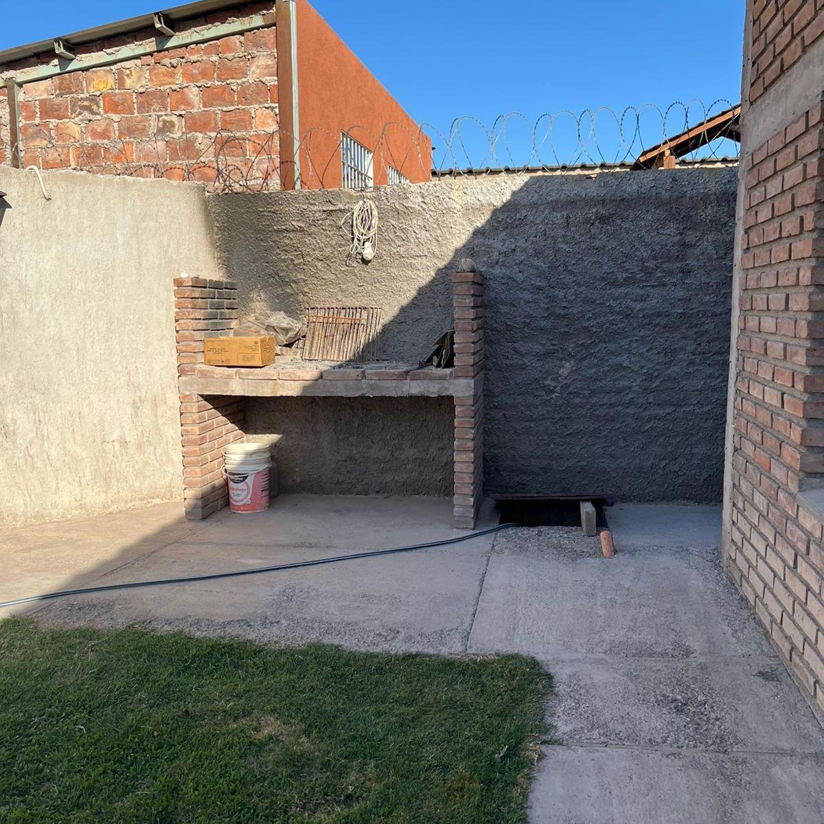 Vendo Casa + Depto Barrio Cerrado en Los Corralitos Guaymallen 3
