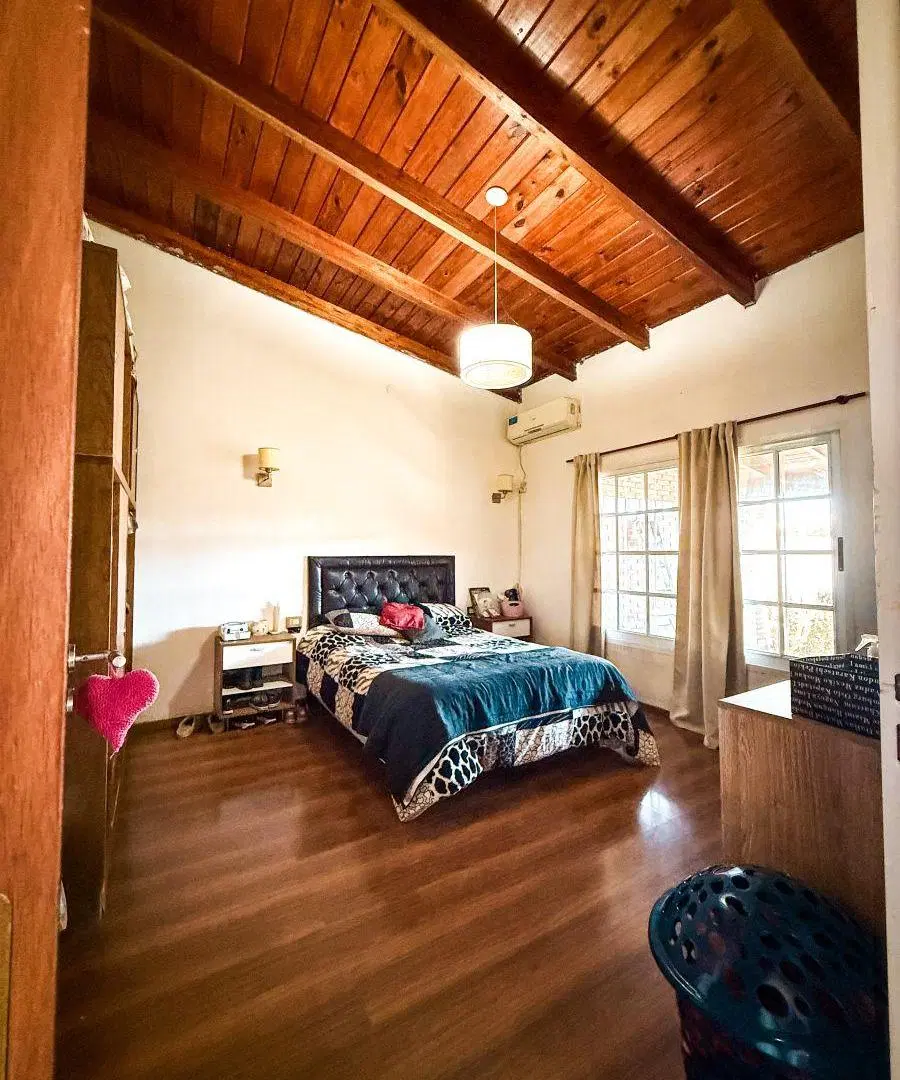 Casa de 300 m² con 2 habitaciones en venta en Ricardone 5