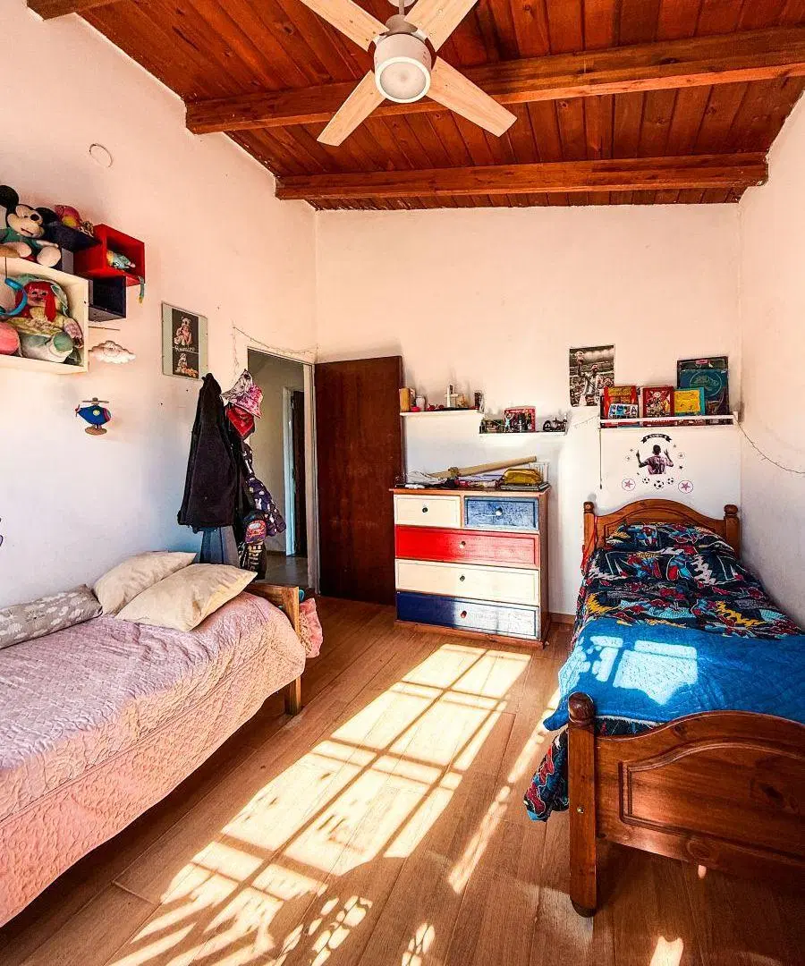 Casa de 300 m² con 2 habitaciones en venta en Ricardone 4