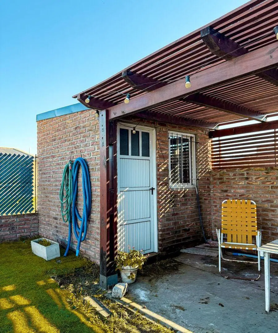 Casa de 300 m² con 2 habitaciones en venta en Ricardone 8