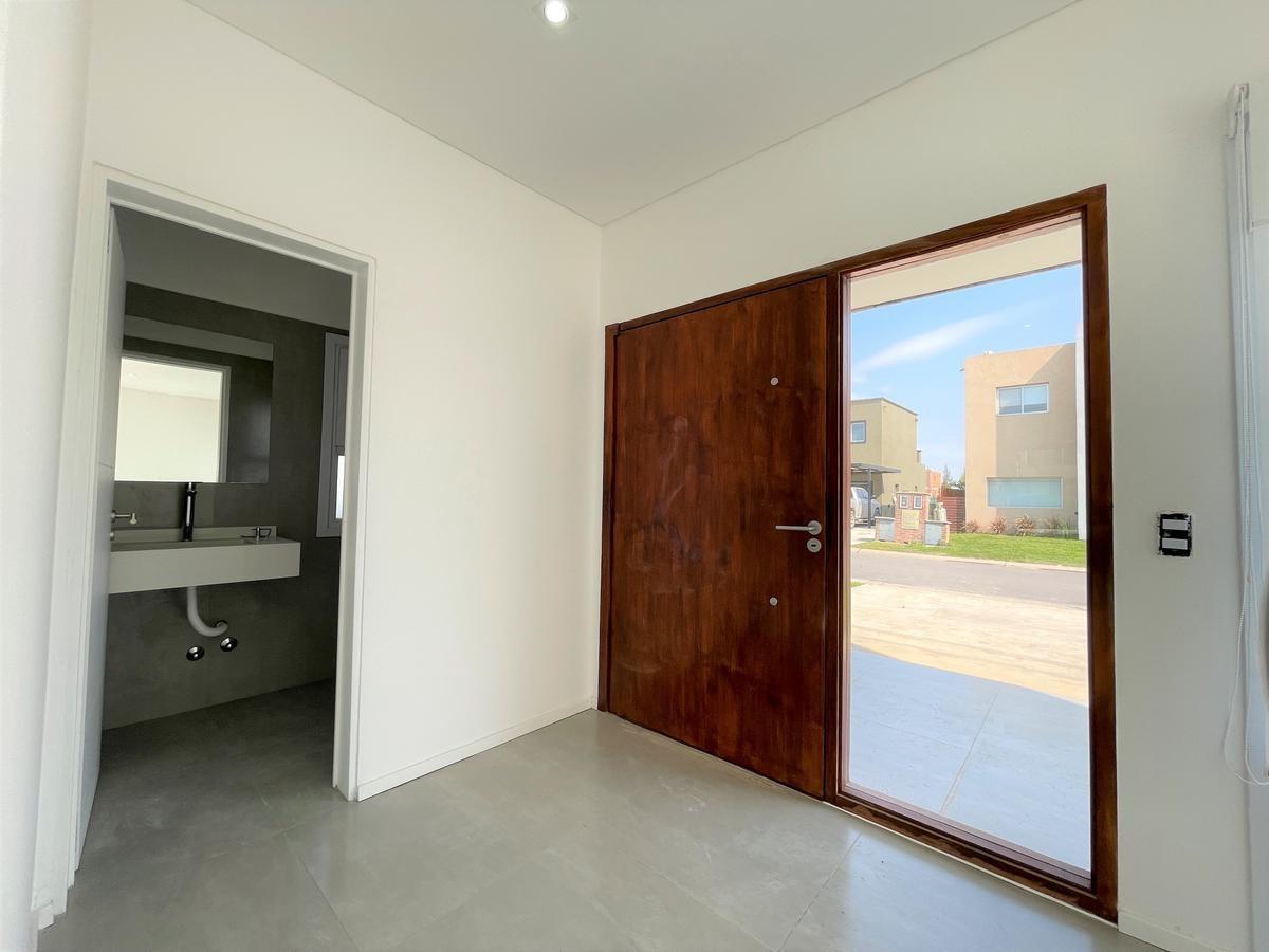 Casa  en Venta en Vila Marina I, Villanueva, Tigre