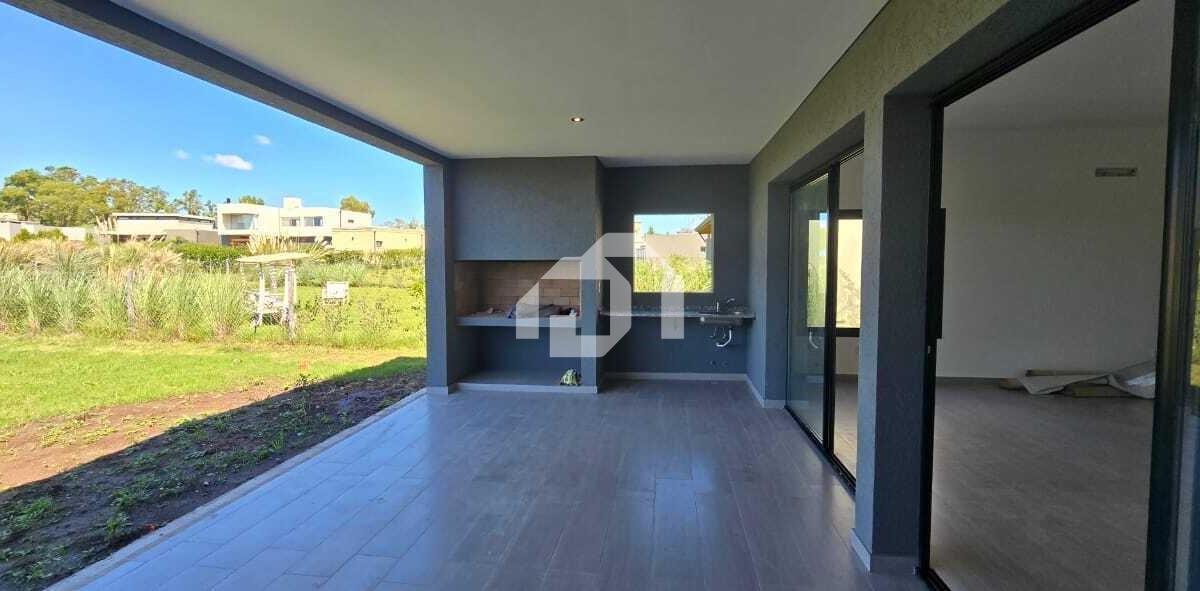 Casa  en Venta en Santa Elena, Pilar del Este, Pilar