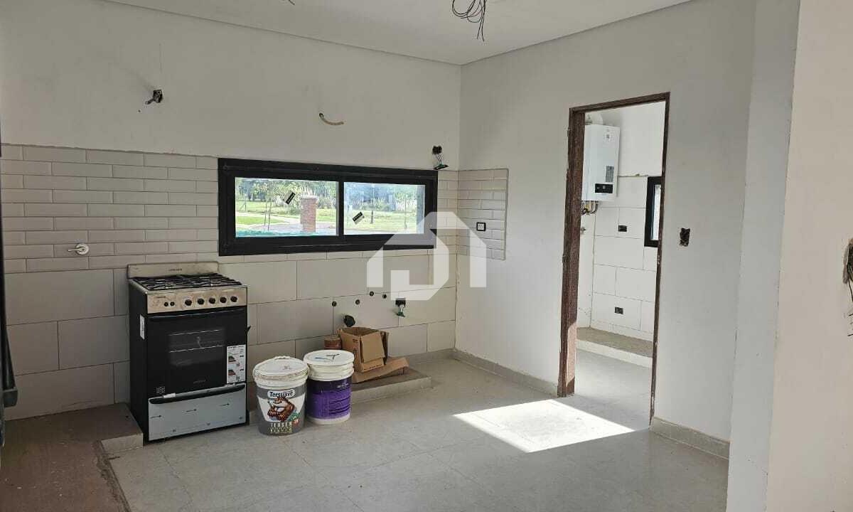Casa  en Venta en Santa Lucia, Pilar del Este, Pilar