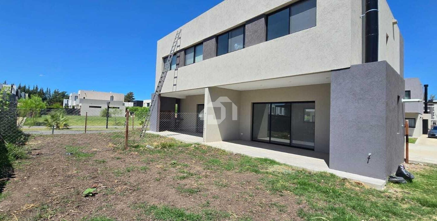 Casa Dúplex en Venta en Spring Park, Pilar, G.B.A. Zona Norte