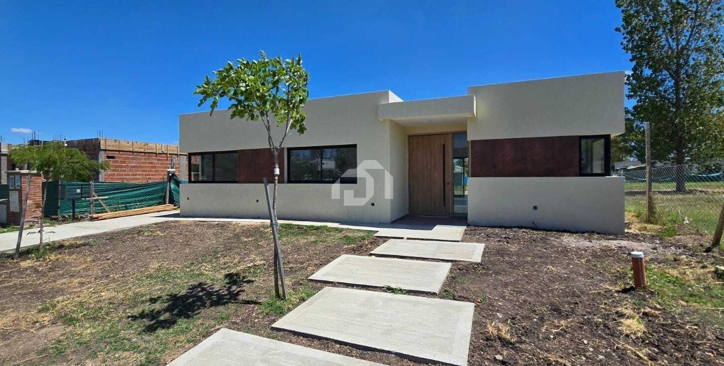 Casa en Venta en Santa Sofía, Pilar del Este, Pilar