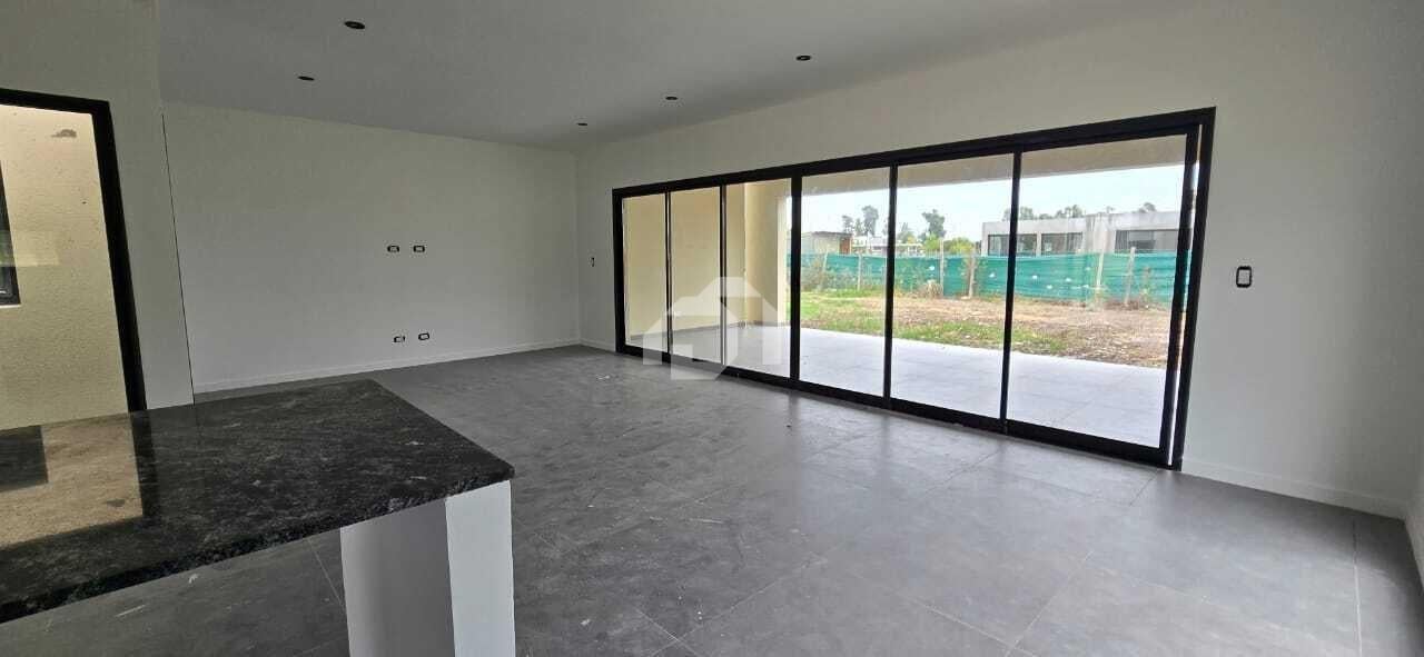 Casa en Venta en Santa Sofía, Pilar del Este, Pilar