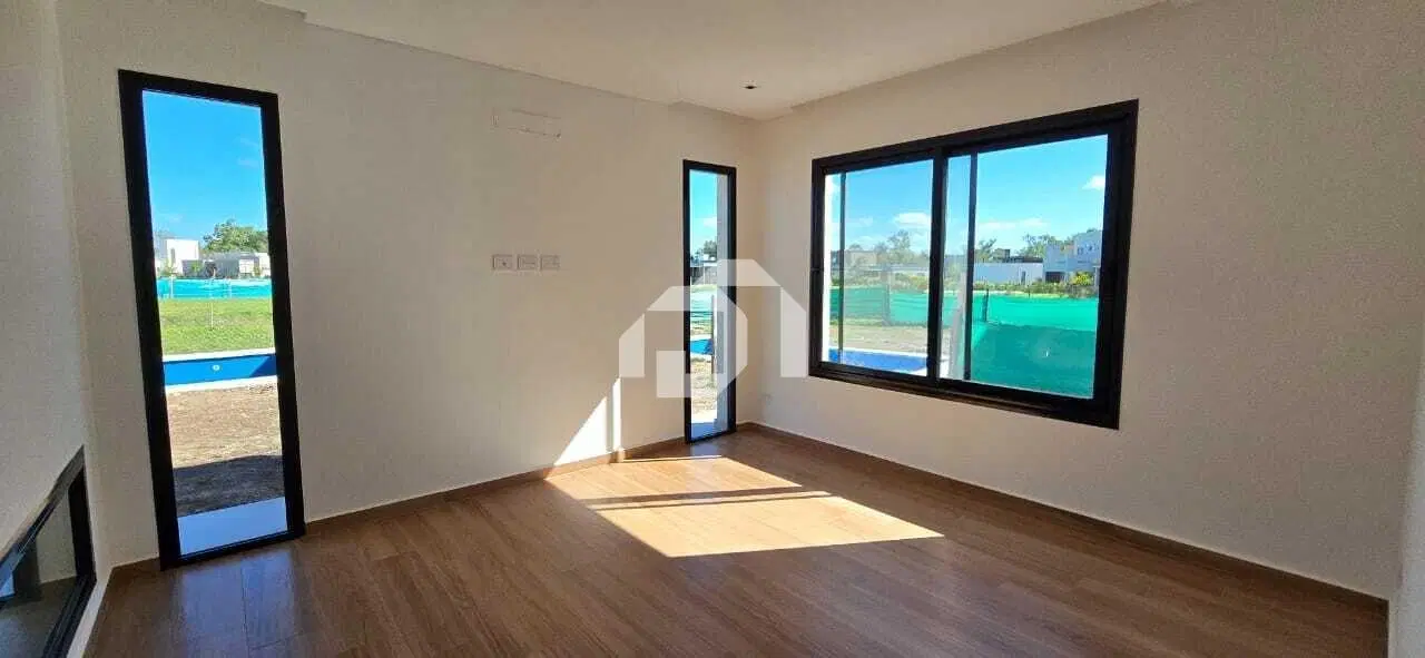 Casa  en Venta en Santa Lucia, Pilar del Este, Pilar 5