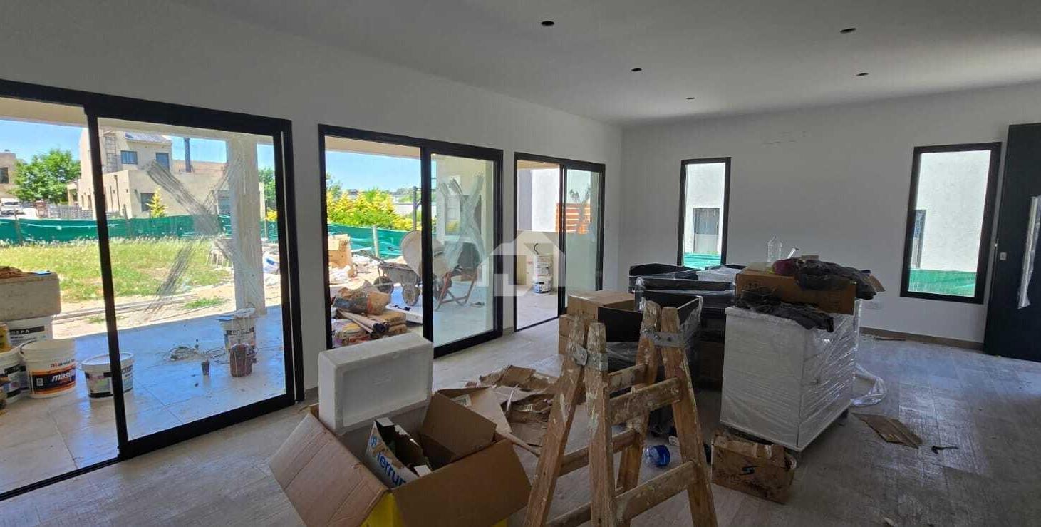Casa  en Venta en Santa Elena, Pilar del Este, Pilar