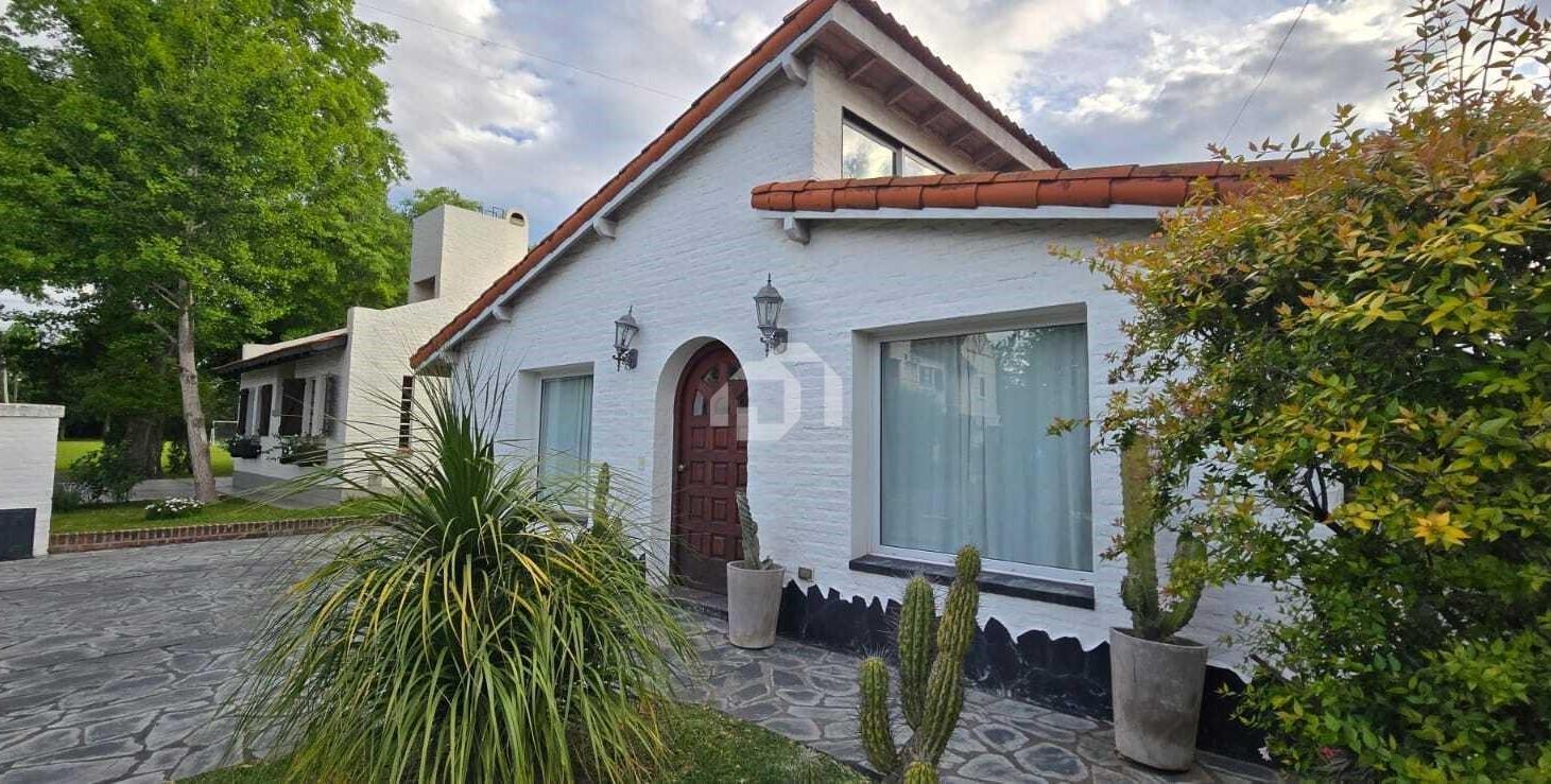 Foto de Casa en Venta en Champagnat, Pilar, G.B.A. Zona Norte, imagen 1