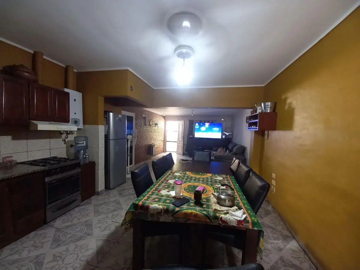 Casa de 3 dormitorios con quincho 4