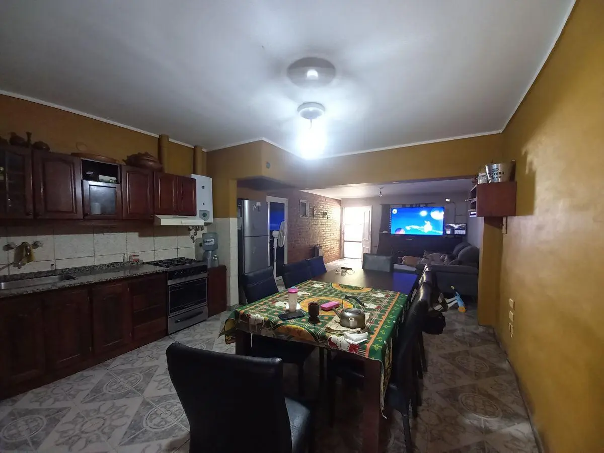 Casa de 3 dormitorios con quincho 2