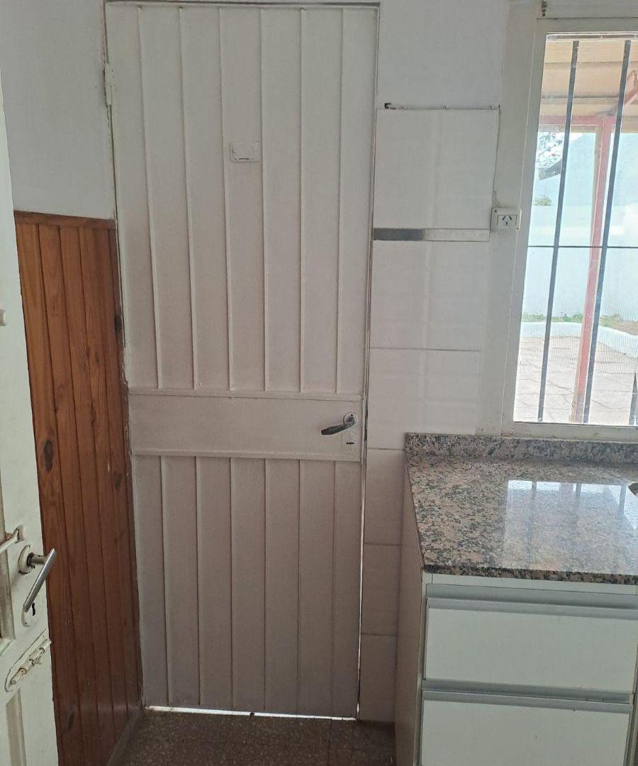 Foto de Casa al frente de 2 dormitorios, patio y cochera, imagen 2