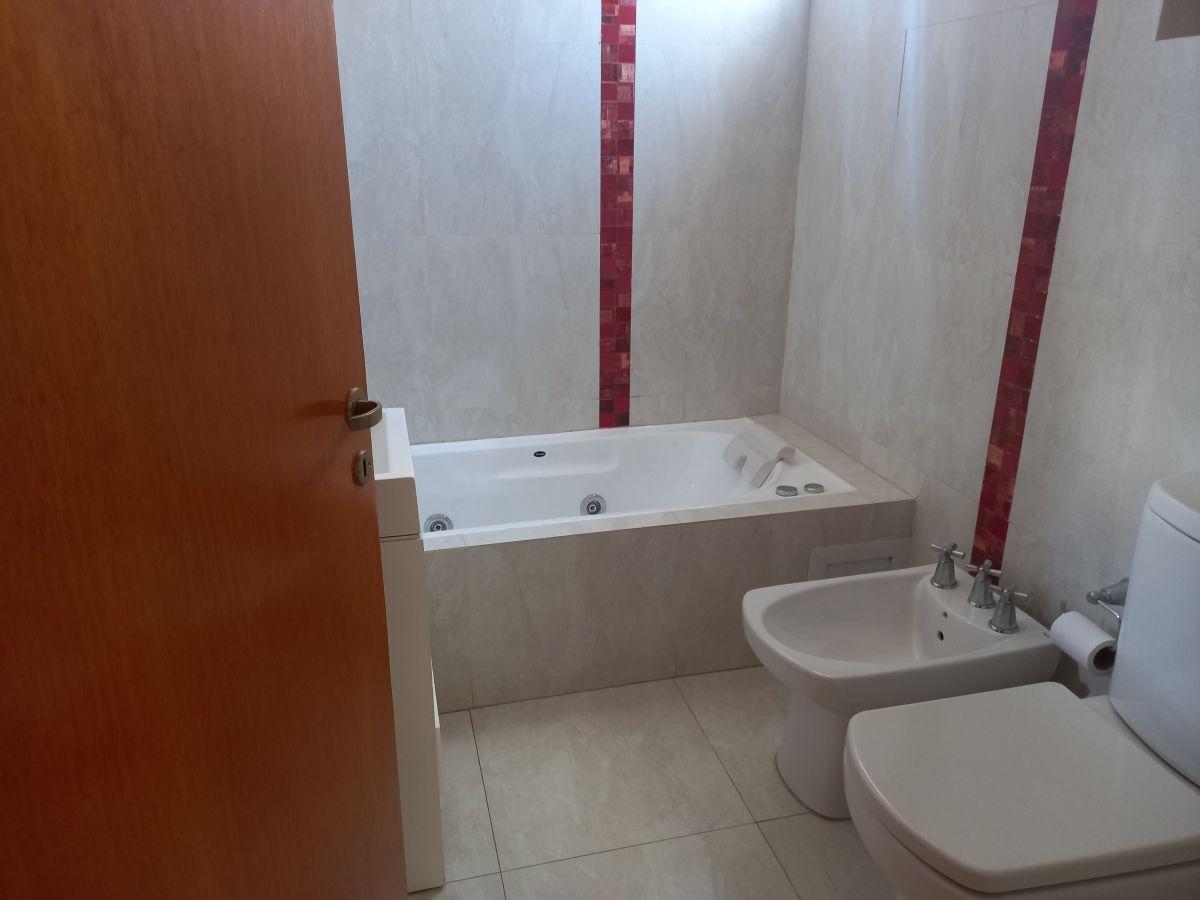 Foto de DEPARTAMENTO AMOBLADO de 1 dormitorio en Planta Alta por escalera, sin, imagen 2