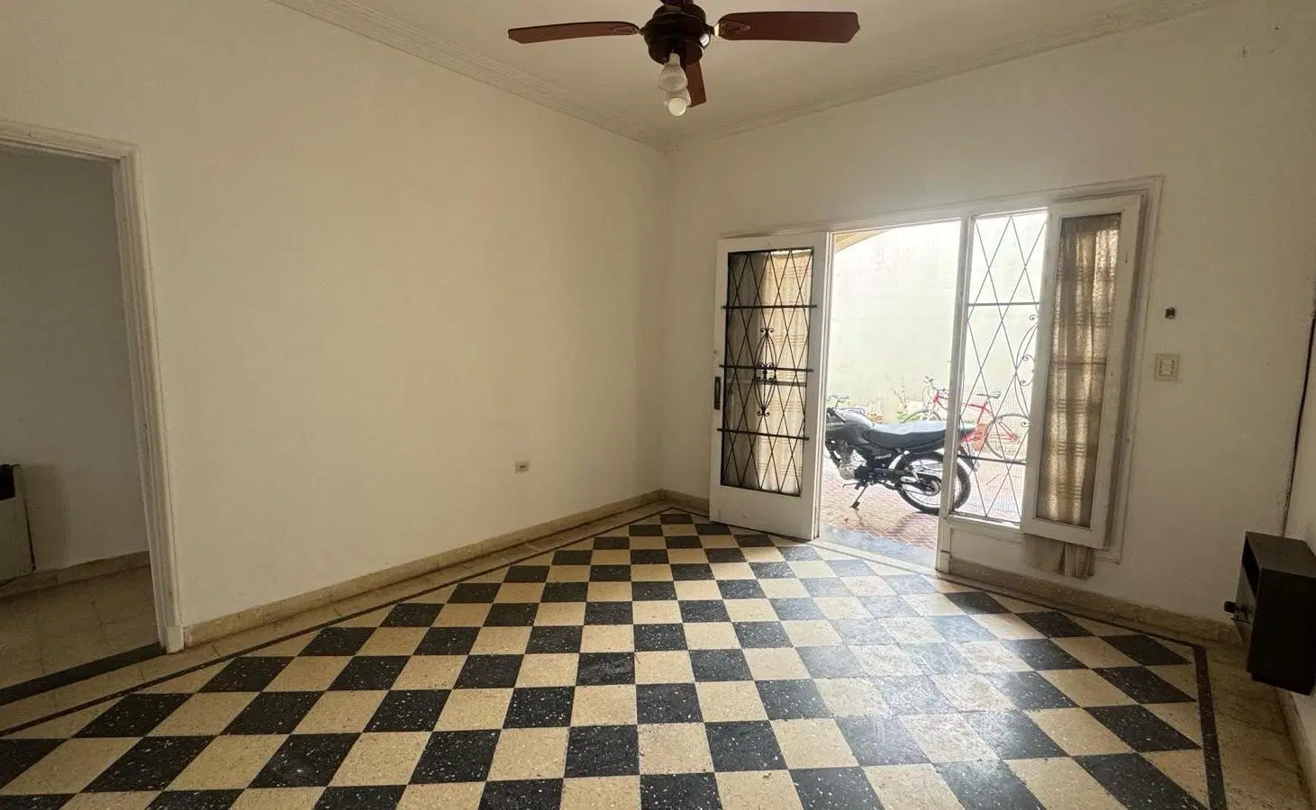 PH 3 dormitorios y patio con verde en venta 3