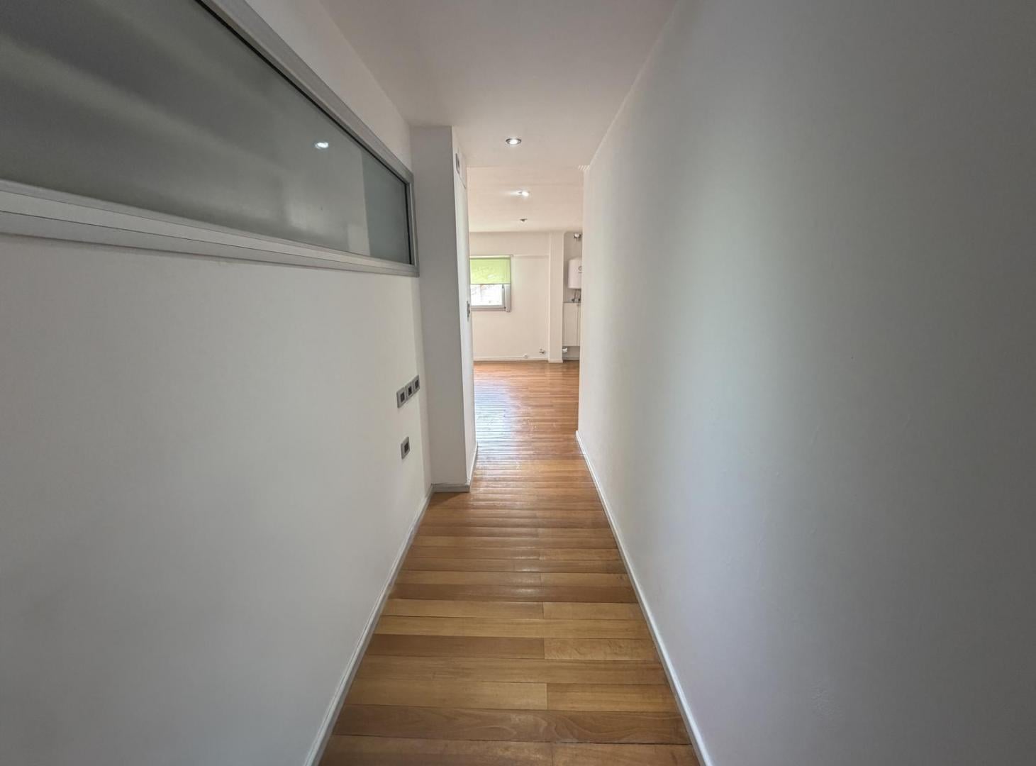 Foto de Oficina comercial con cochera en venta, imagen 1
