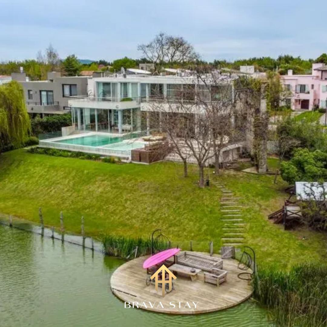 Foto de CASA A LA LAGUNA EN SANTA BÁRBARA | 600 M², MUELLE Y PILETA INFINITA, imagen 3