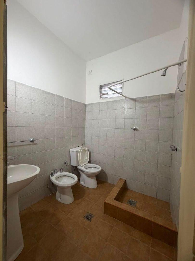 Foto de CASA PH PLANTA BAJA AL FRENTE EN ALQUILIER EN HAEDO/PALOMAR, imagen 5