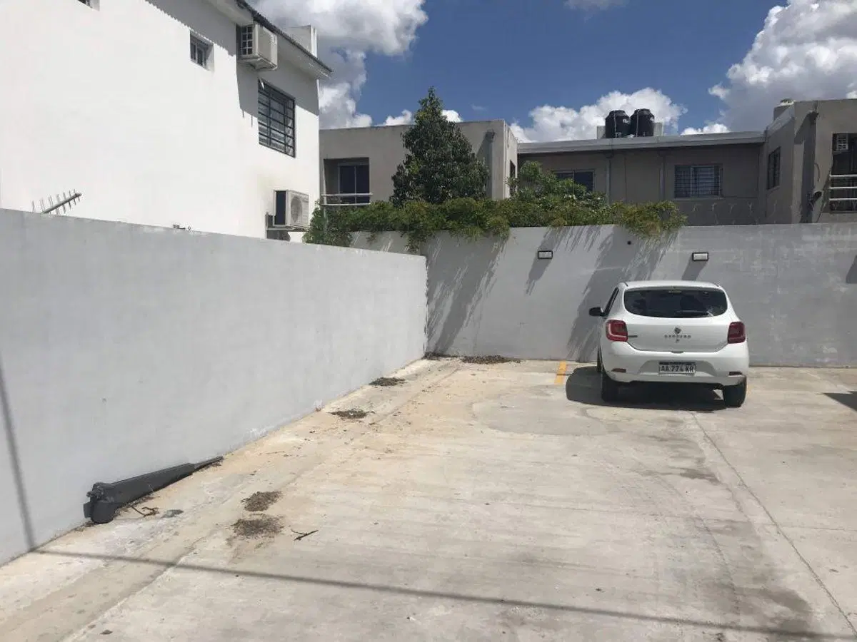 Venta de Duplex con cochera Barazategui 3