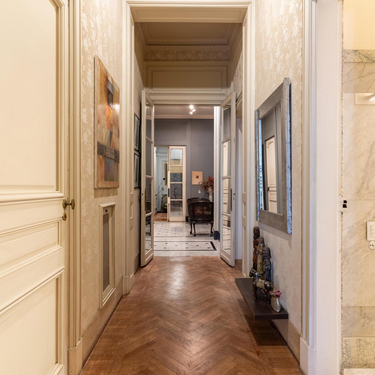 Piso de Gran Categoría en Edificio Estilo Francés 4