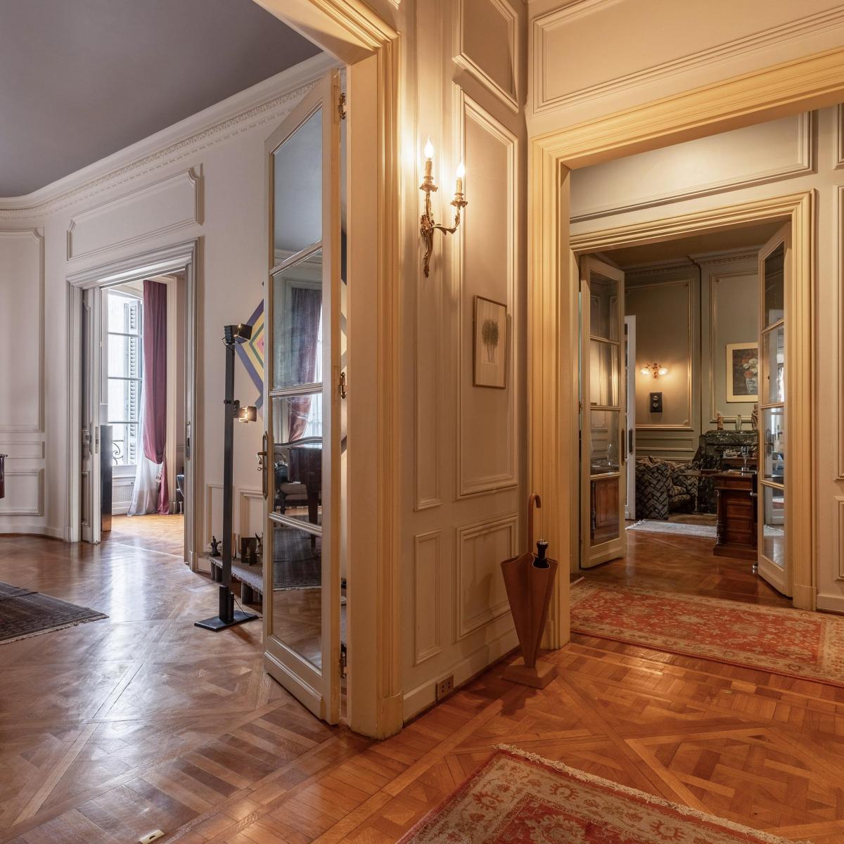 Piso de Gran Categoría en Edificio Estilo Francés 2