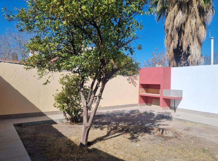 dueño alquila casa Barrio El Porta XI semiprivado 2