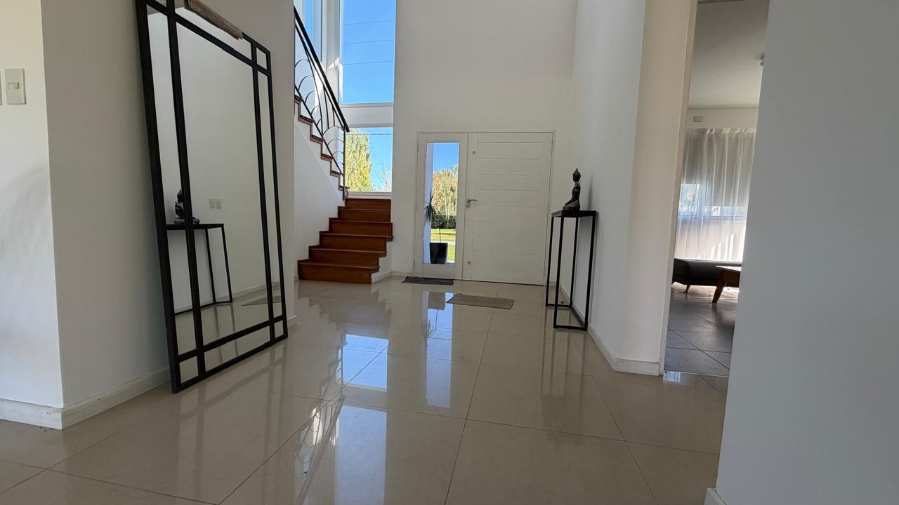Foto de Casa tipo Chalet 5 ambientes en venta y alquiler en San Vicente, imagen 4