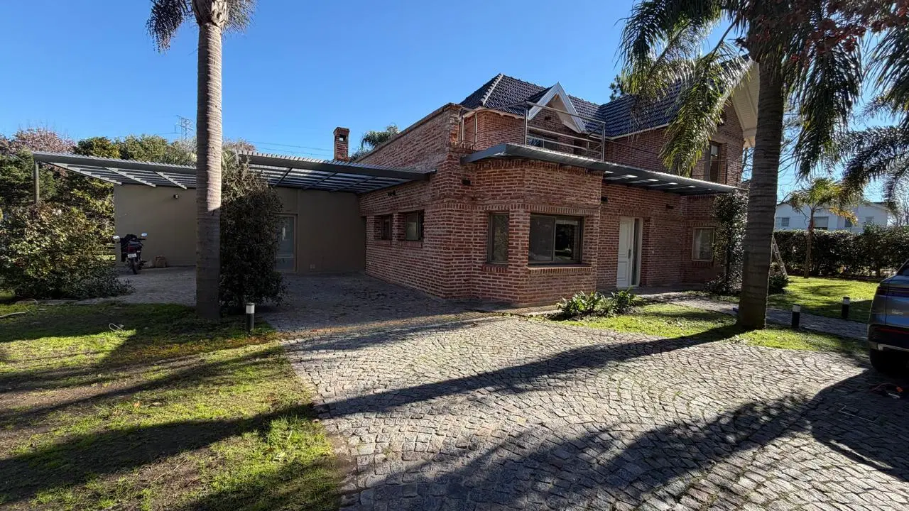 Casa en venta 5 ambientes en doble lote barrio privado Solar del Bosque Canning 4