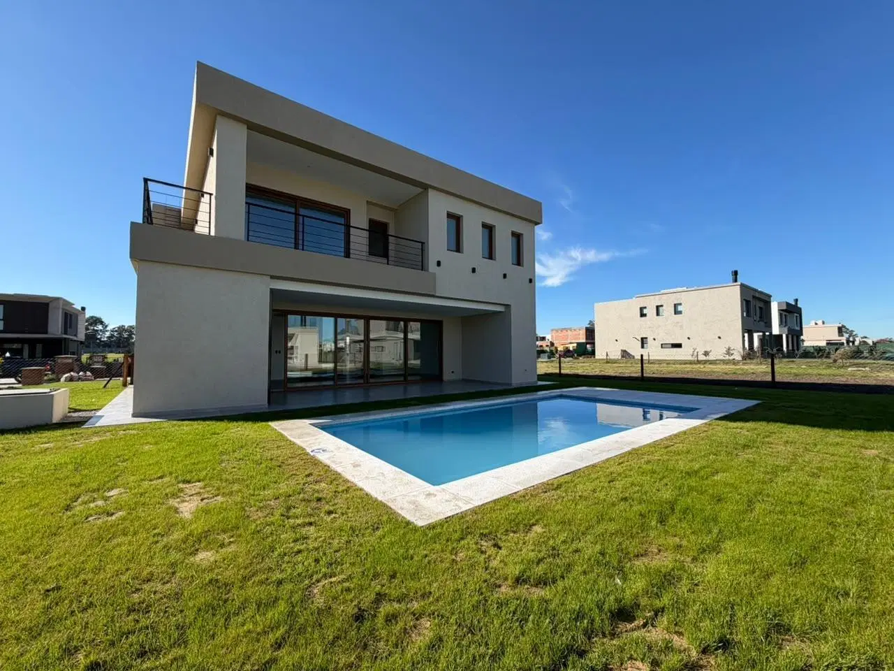 Casa en venta a estrenar 5 ambientes en barrio privado Canning Chico en Canning 4