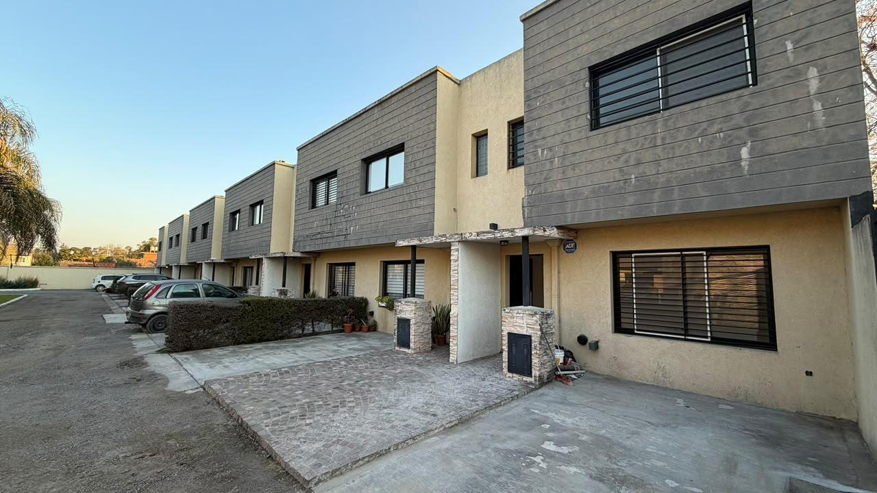 Foto de Departamento tipo dúplex 4 ambientes en alquiler en Canning, imagen 4