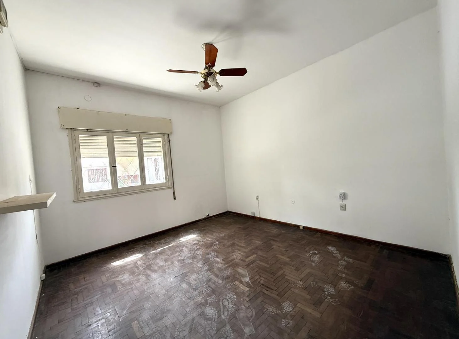 Foto de CASA AL FRENTE 2 DORM LIVING COMEDOR COCHERA DOBLE PATIO COCINA USO, imagen 3