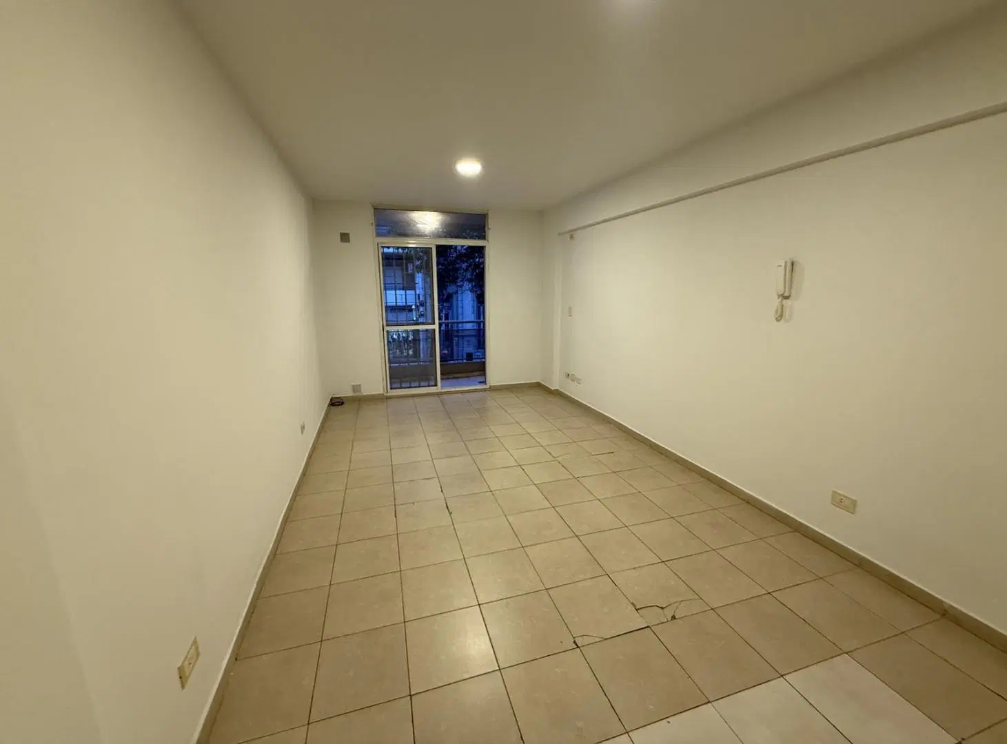 ALQUILER MONOAMBIENTE MODERNO AMPLIO CON BALCON GAS UNR / UAI / UGR SAN JUAN Y ROCA IDEAL ESTUDIANTE 3
