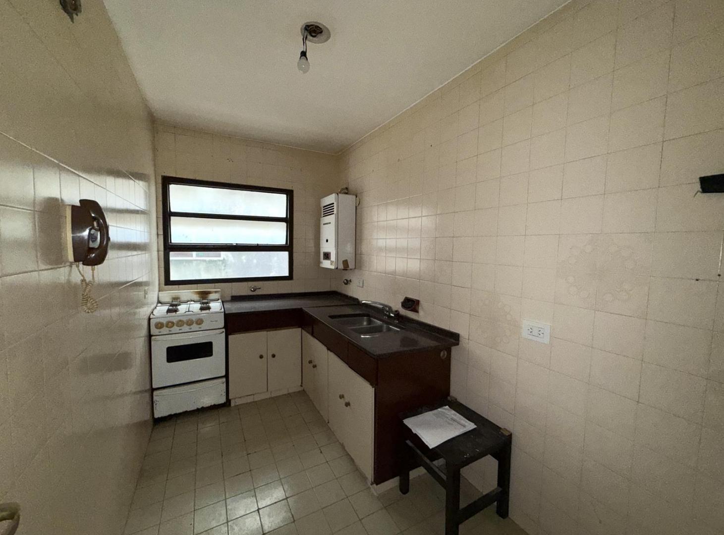 Foto de VENTA 1 DORMITORIO COCINA SEPARADA A PASOS DEL RIO ALQUILADO HASTA, imagen 2