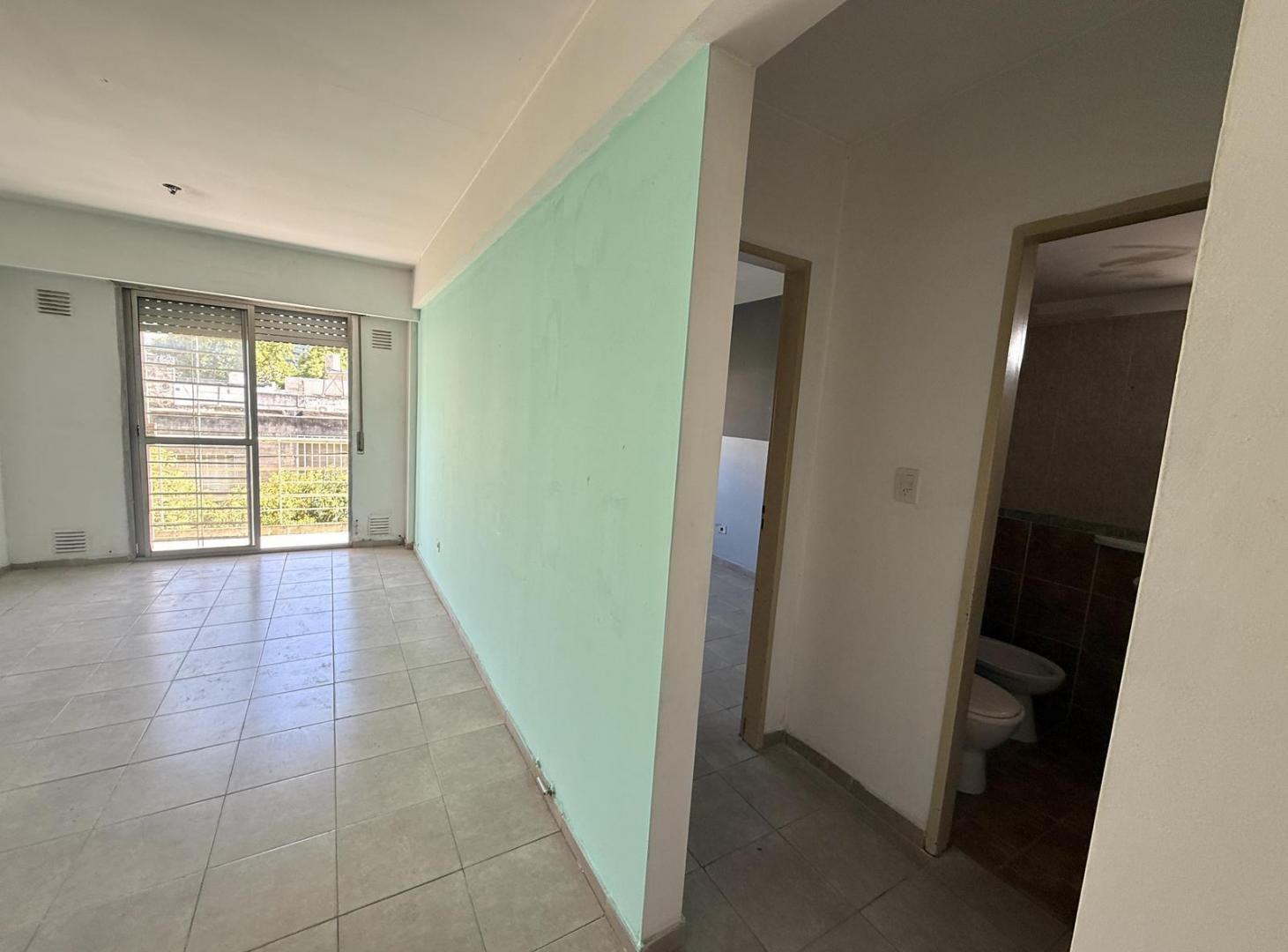 Foto de VENTA / PERMUTA 1 DORMITORIO CON BALCON ZONA UCA - IDEAL ESTUDIANTES, imagen 5