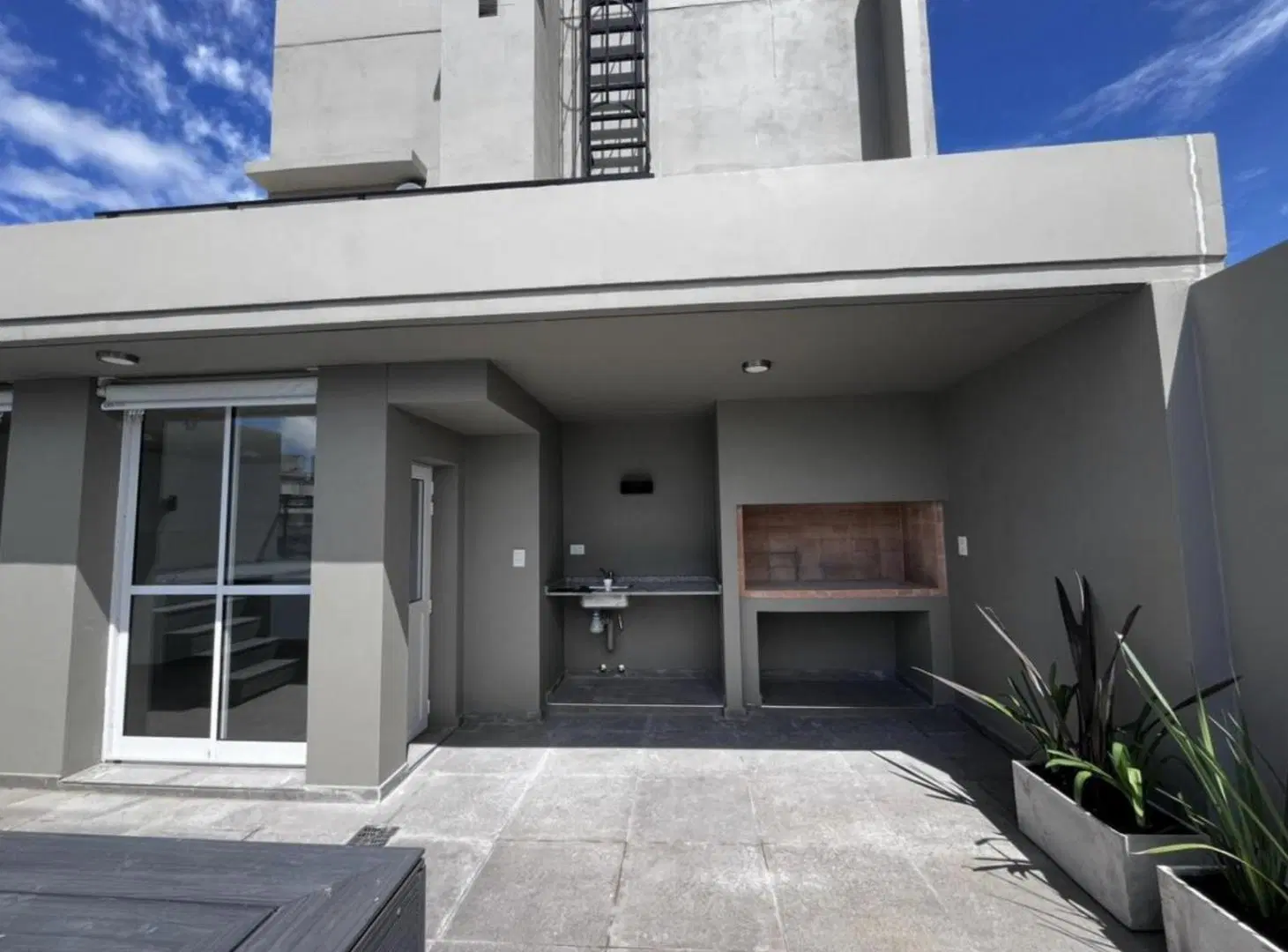ALQUILER A PARTIR DE AGOSTO 1 DORMITORIO CON BALCON NUEVO GAS PISCINA QUINCHO UNR / UAI 3