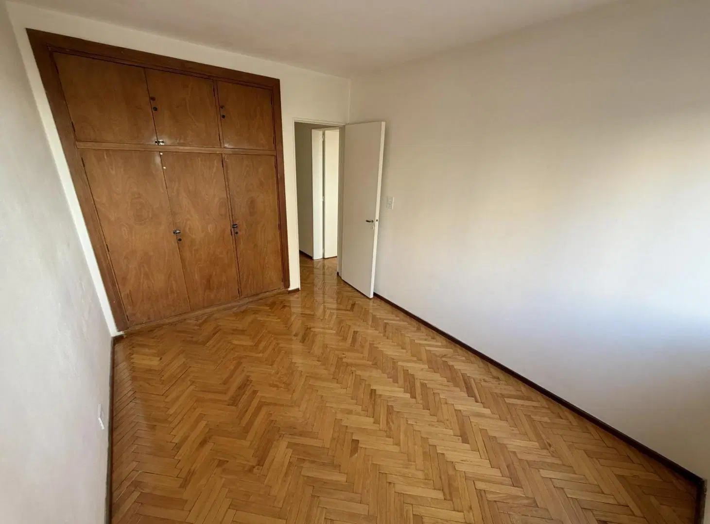 ALQUILER DEPARTAMENTO 2 DORMITORIOS CON BALCON VISTA AL RIO - POSIBILIDAD COCHERA 5