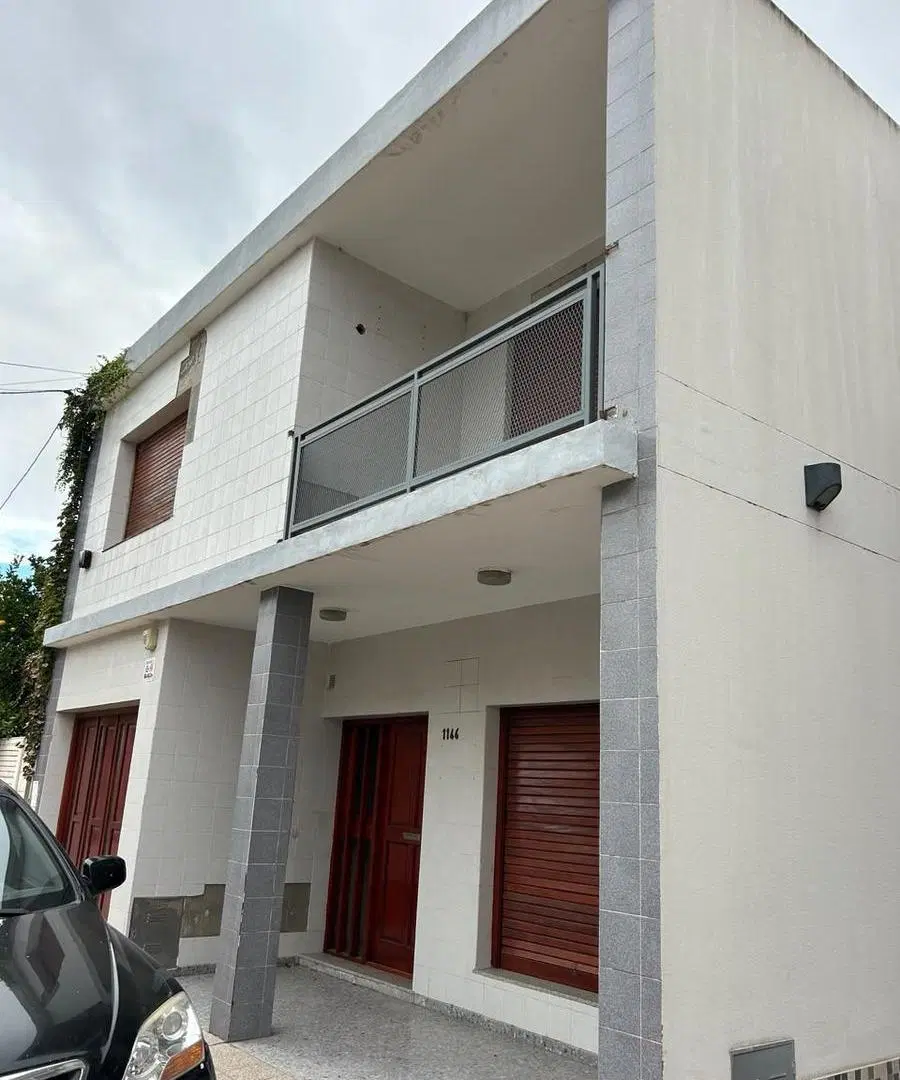 ALQUILER CASA FIRMAT IDEAL FAMILIA POSIBILIDAD CONSULTORIOS A PASOS DE LA PLAZA 8